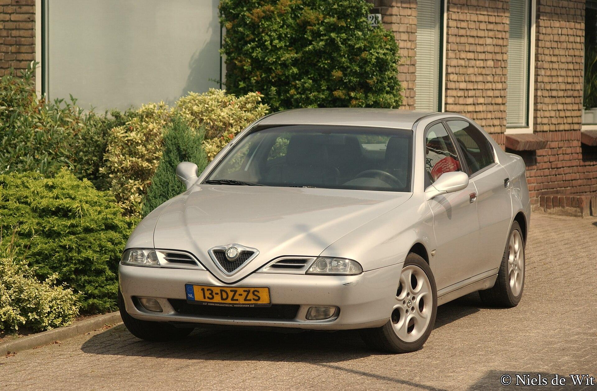 Alfa Romeo 166