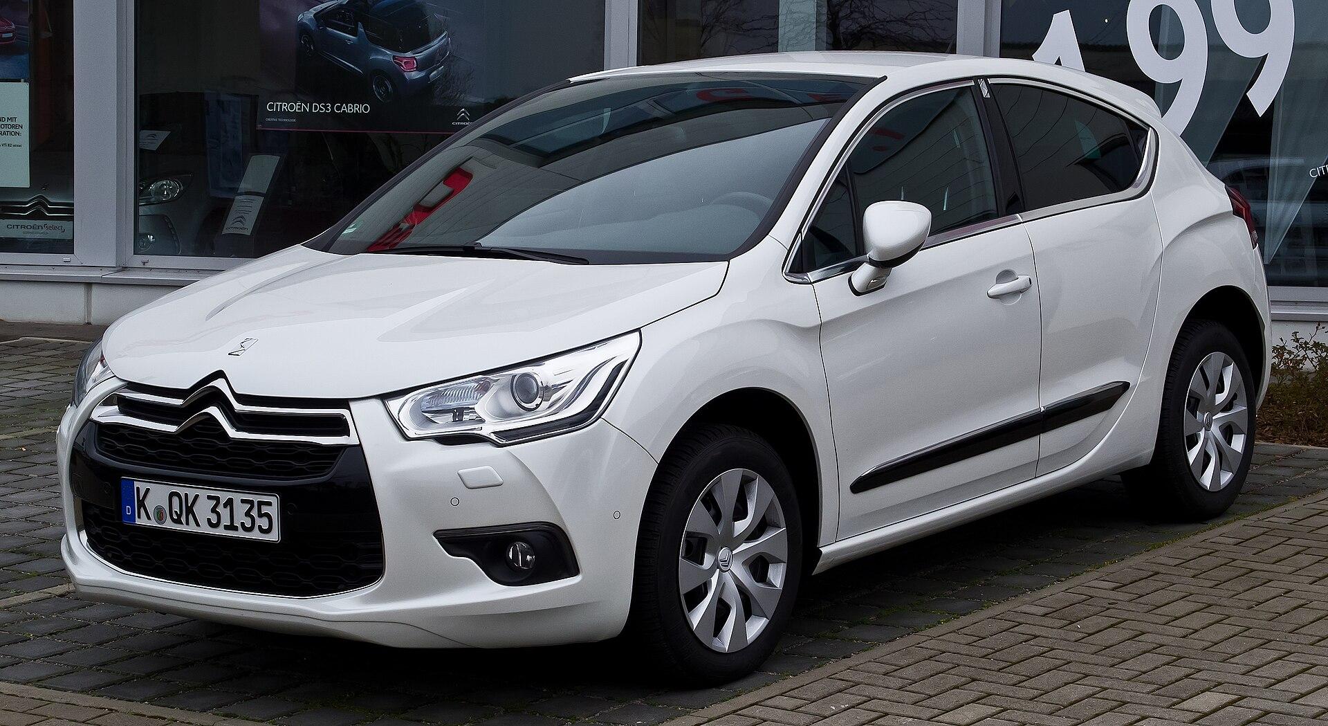 DS 4