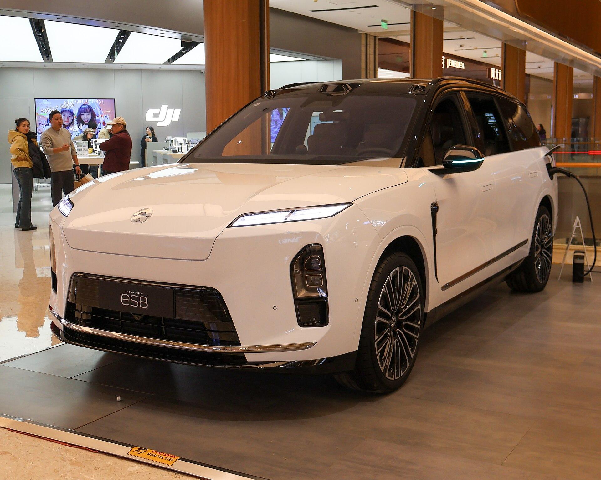 Nio ES8