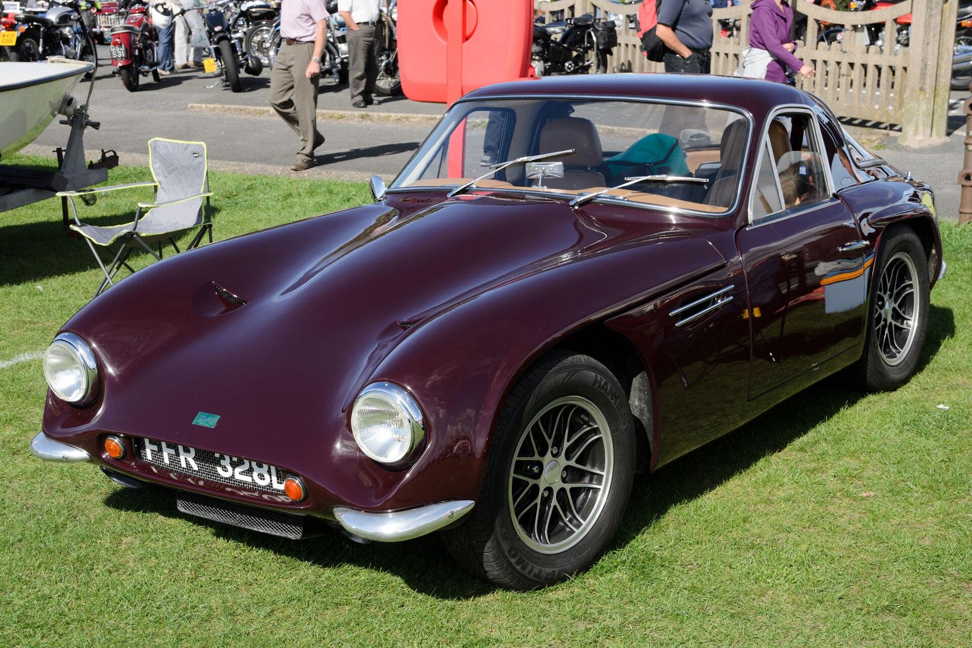 TVR 400
