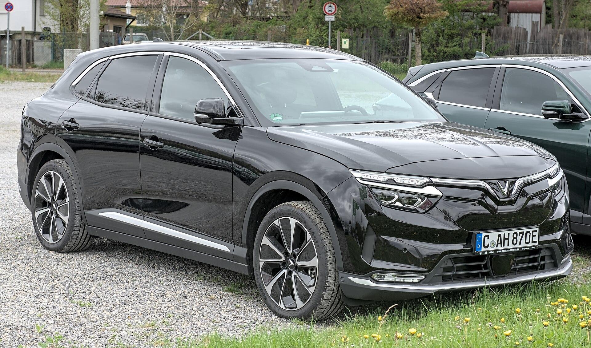 VinFast VF8