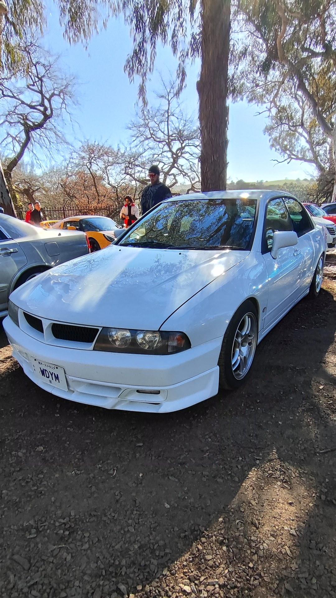 Mitsubishi Magna