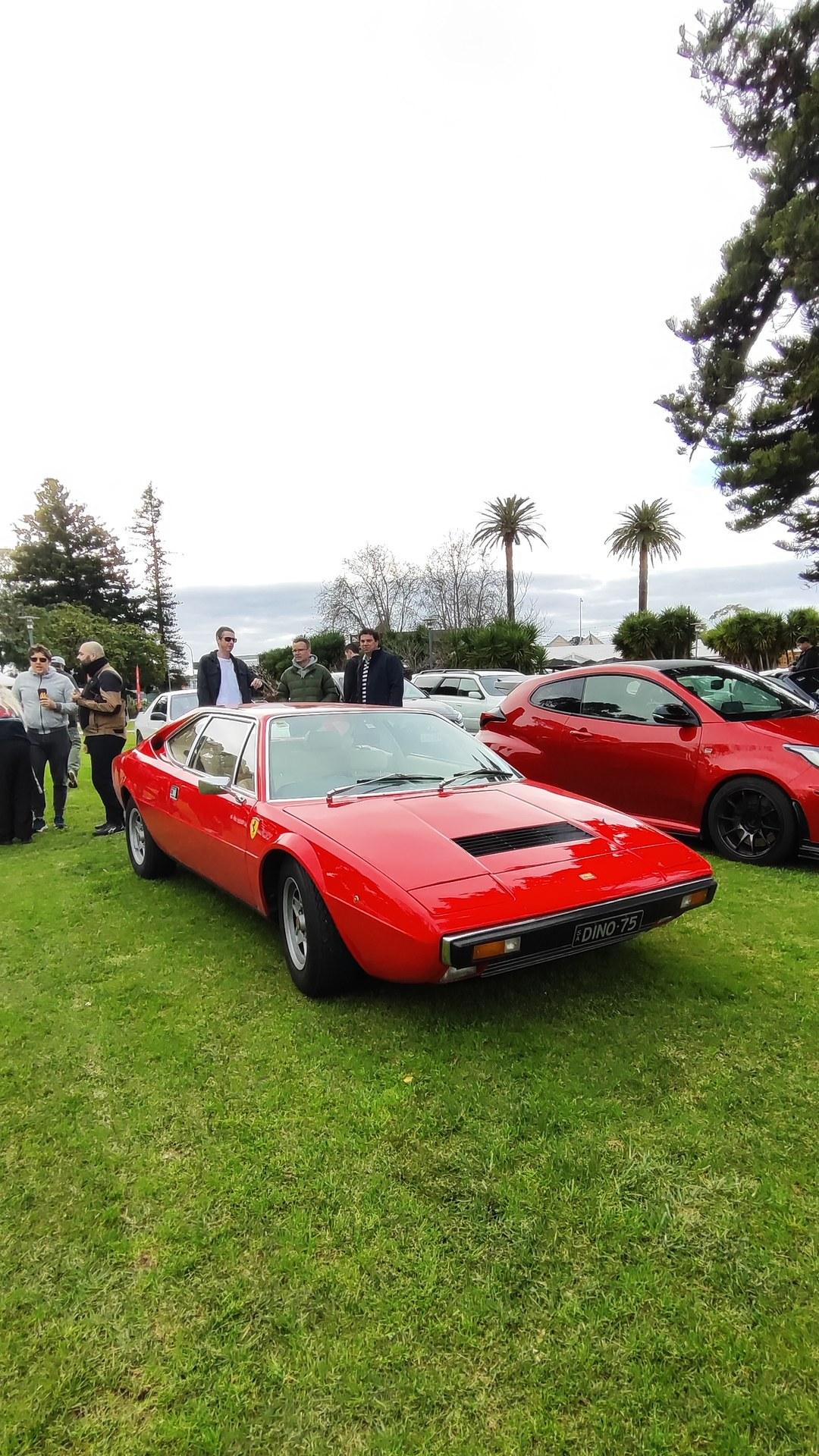 Ferrari Dino 208/308 GT4 Ferrari Dino 308 GT4