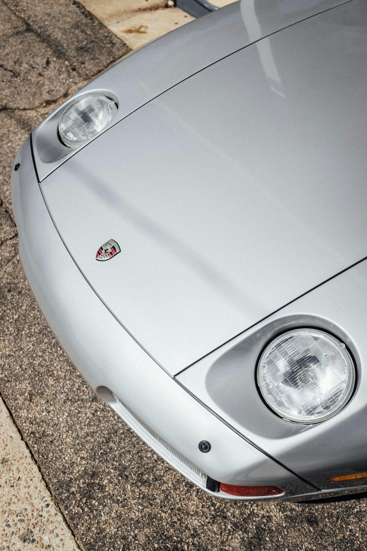928