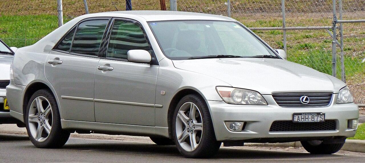 Lexus IS XE10
