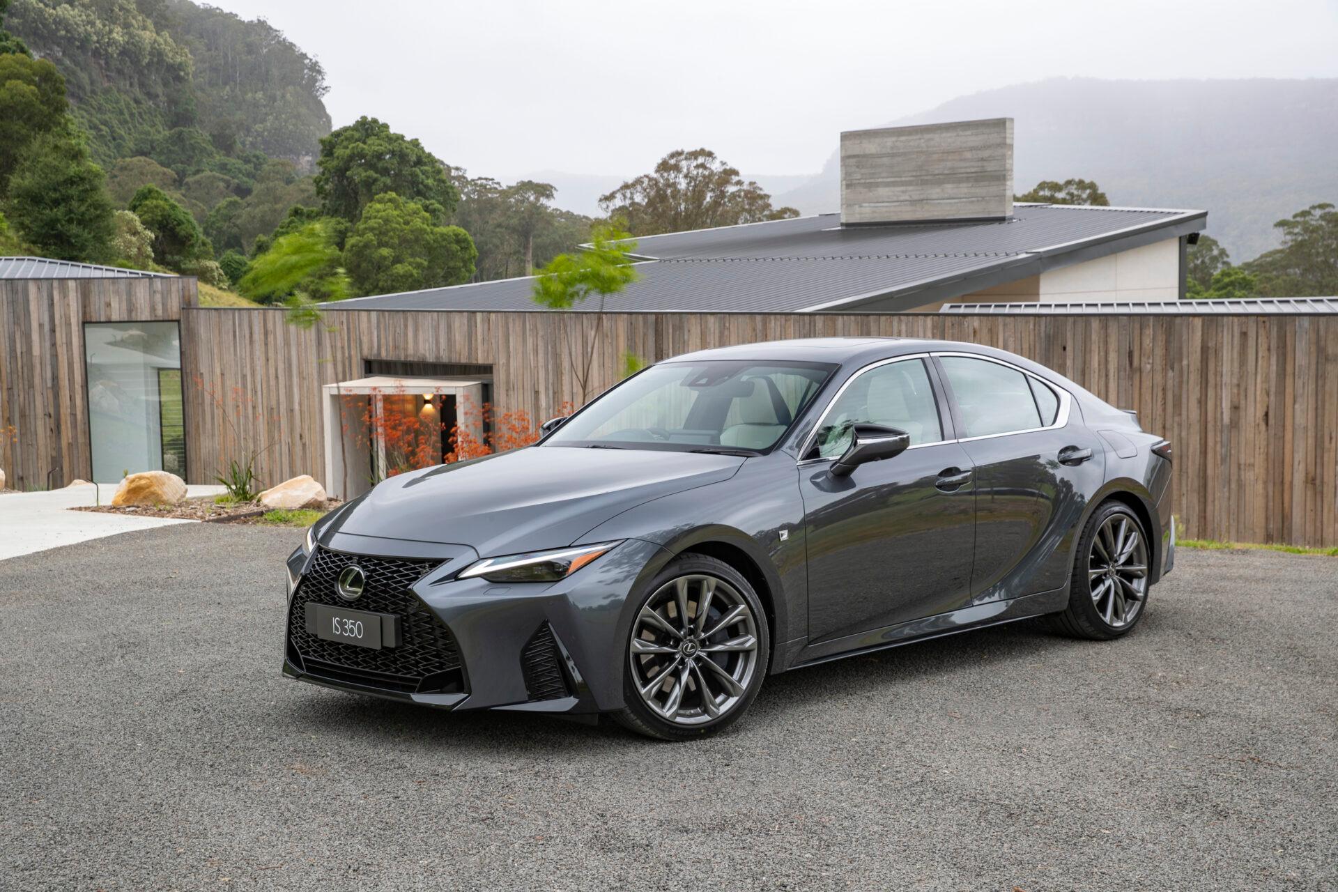 Lexus IS XE30