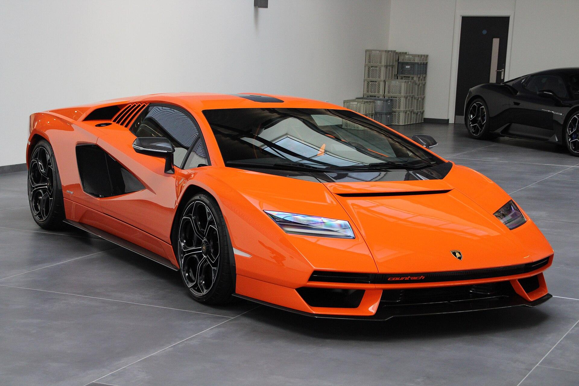 Countach LPI 800-4
