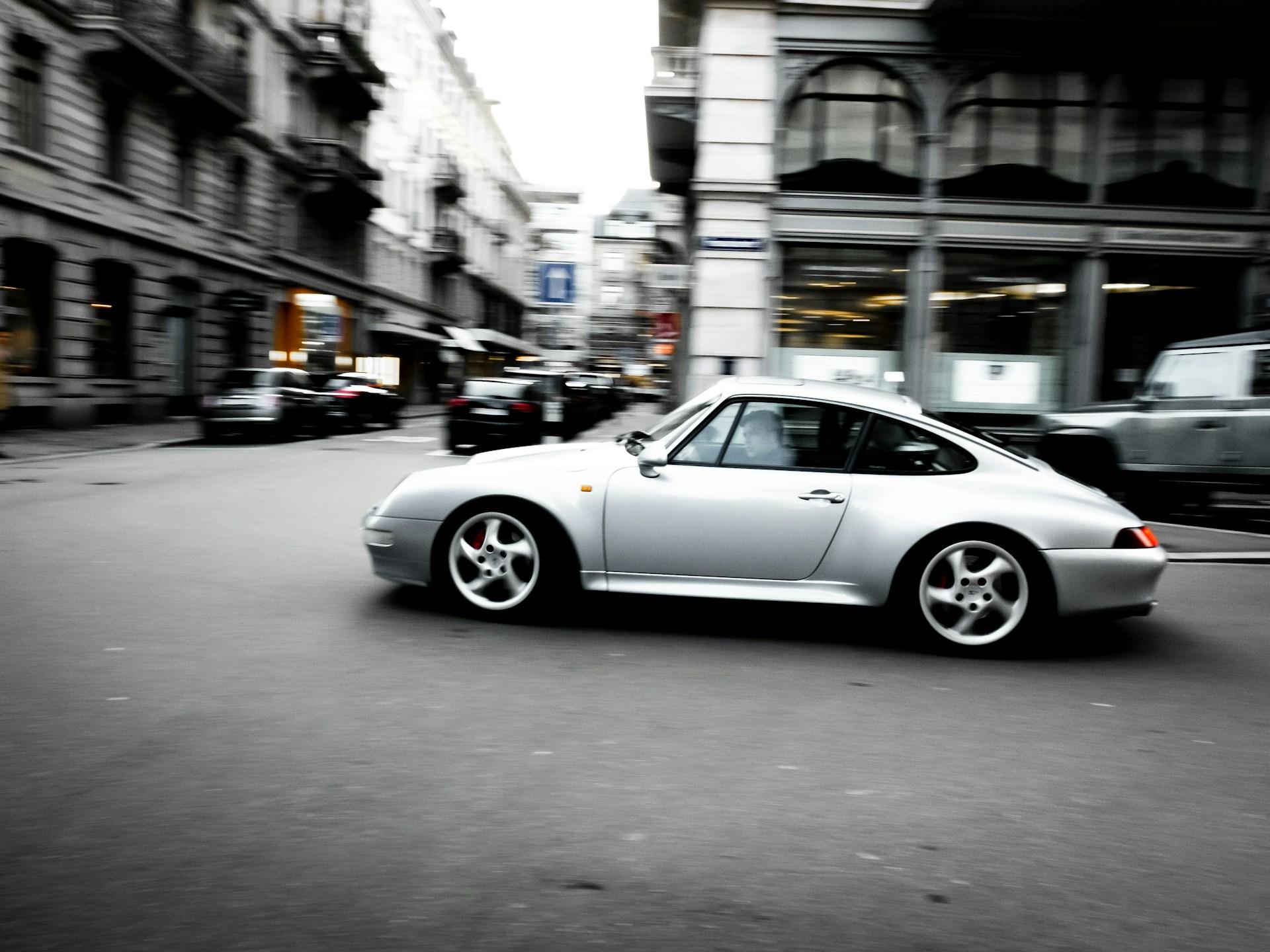 993